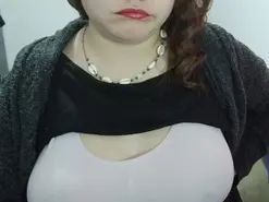 Curly_greeneyed  live sex cam