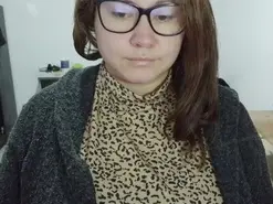 Curly_greeneyed  live sex cam