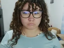 Curly_greeneyed  live sex cam