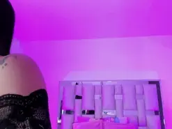 Emili_clark  live sex cam