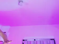 Emili_clark  live sex cam