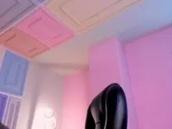 SarahYates  live sex cam