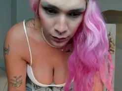 SarahYates  live sex cam