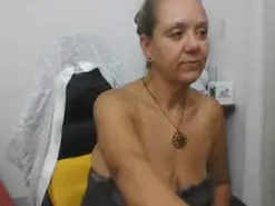 Yeslluisa3072  live sex cam