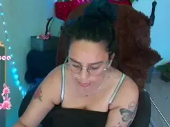 Elektra_32  live sex cam