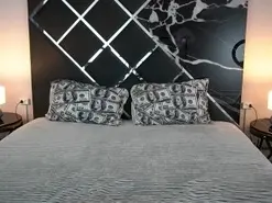 CyrenaLuxe  live sex cam