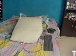 Peanuttangerine  live sex cam