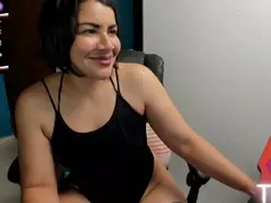 Peanuttangerine  live sex cam