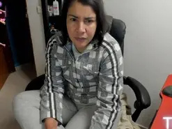 Peanuttangerine  live sex cam