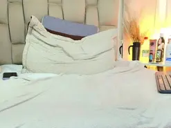 Rachele_x  live sex cam