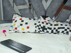 Sarayhottycf  live sex cam