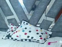 Sarayhottycf  live sex cam