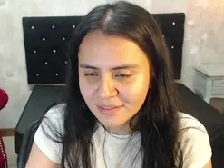 EmilyBuu  live sex cam
