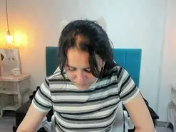 EmilyBuu  live sex cam