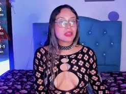 Katyy_b  live sex cam