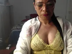 Maturecryyss  live sex cam