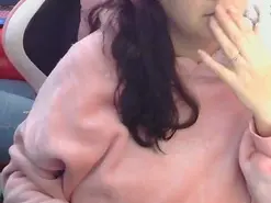 Kira_98  live sex cam