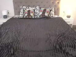 MagicPeach  live sex cam