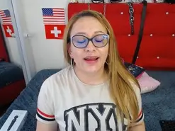 Latinahotboddy  live sex cam