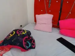 Latinahotboddy  live sex cam