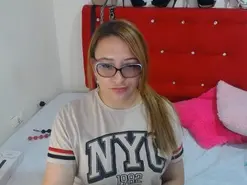 Latinahotboddy  live sex cam