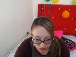 Latinahotboddy  live sex cam