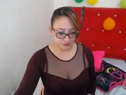 Latinahotboddy  live sex cam