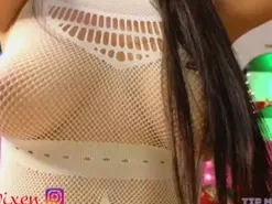 LittleVixen18  live sex cam