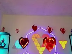 LittleVixen18  live sex cam