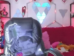 LittleVixen18  live sex cam