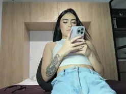 Valentina-Arias  live sex cam