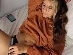 Anto_fox  live sex cam