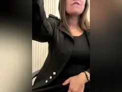 RoseNoire  live sex cam