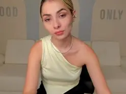 StacyWoods  live sex cam