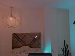 MaddisonLowe  live sex cam