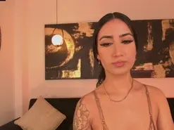 CaitlynBellX  live sex cam