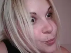 Hottye  live sex cam
