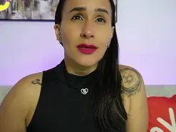 Saramilfhot  live sex cam