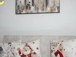 Saramilfhot  live sex cam