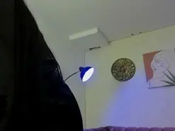 Yiyi-saenz  live sex cam