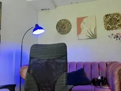 Yiyi-saenz  live sex cam