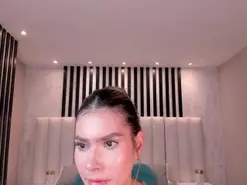 NiaSalvatore  live sex cam