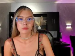 NiaSalvatore  live sex cam