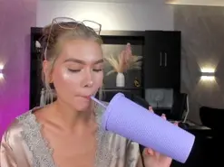 NiaSalvatore  live sex cam