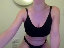 Lionnebrunnette  live sex cam