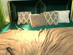 NikkiGold  live sex cam