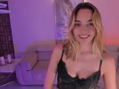 MelissaMoore  live sex cam