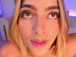 MelissaMoore  live sex cam