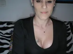 Tamara25  live sex cam