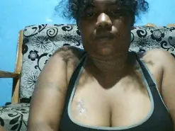 Bigclito25  live sex cam